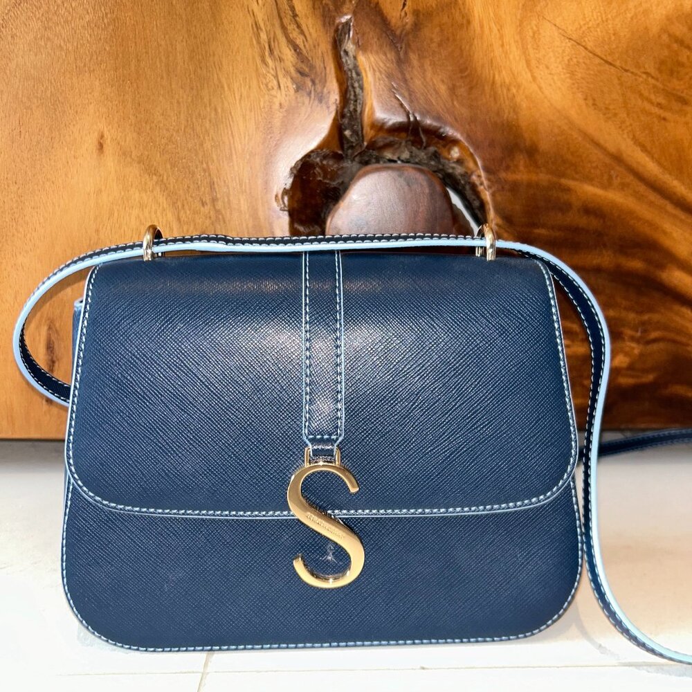 Navy Strathberry Crossbody new. 8' across, 6' vertical, 3.5' width